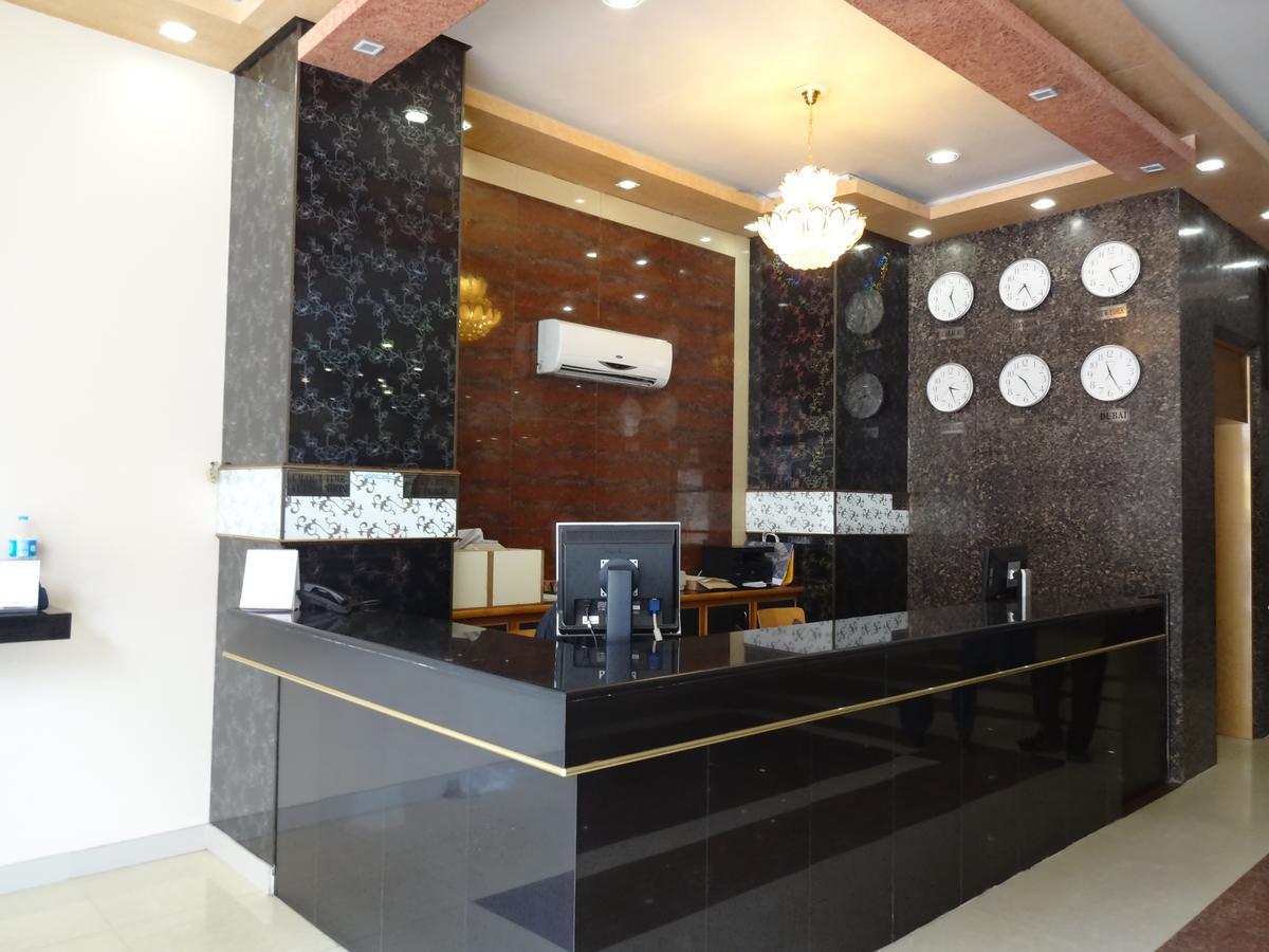 Hotel Sky Towers Карачи Екстериор снимка