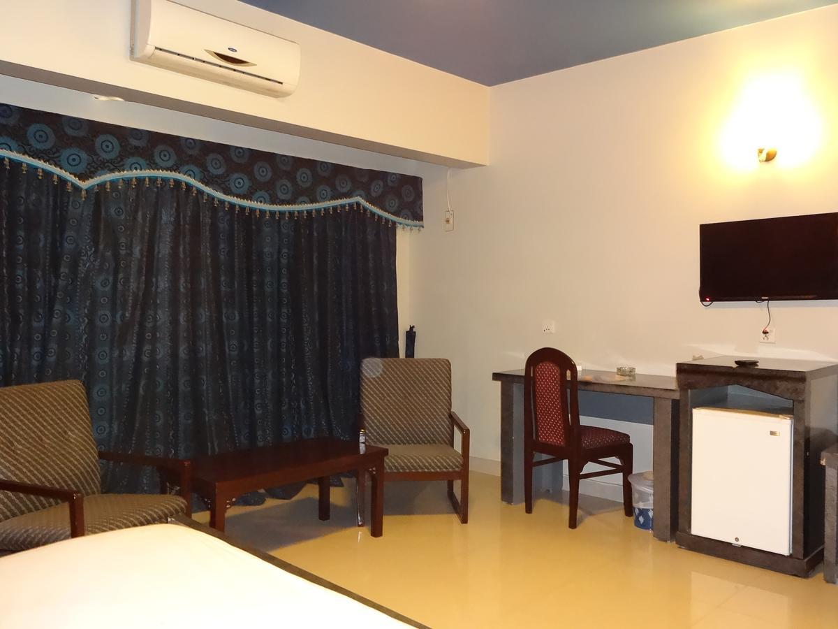 Hotel Sky Towers Карачи Екстериор снимка