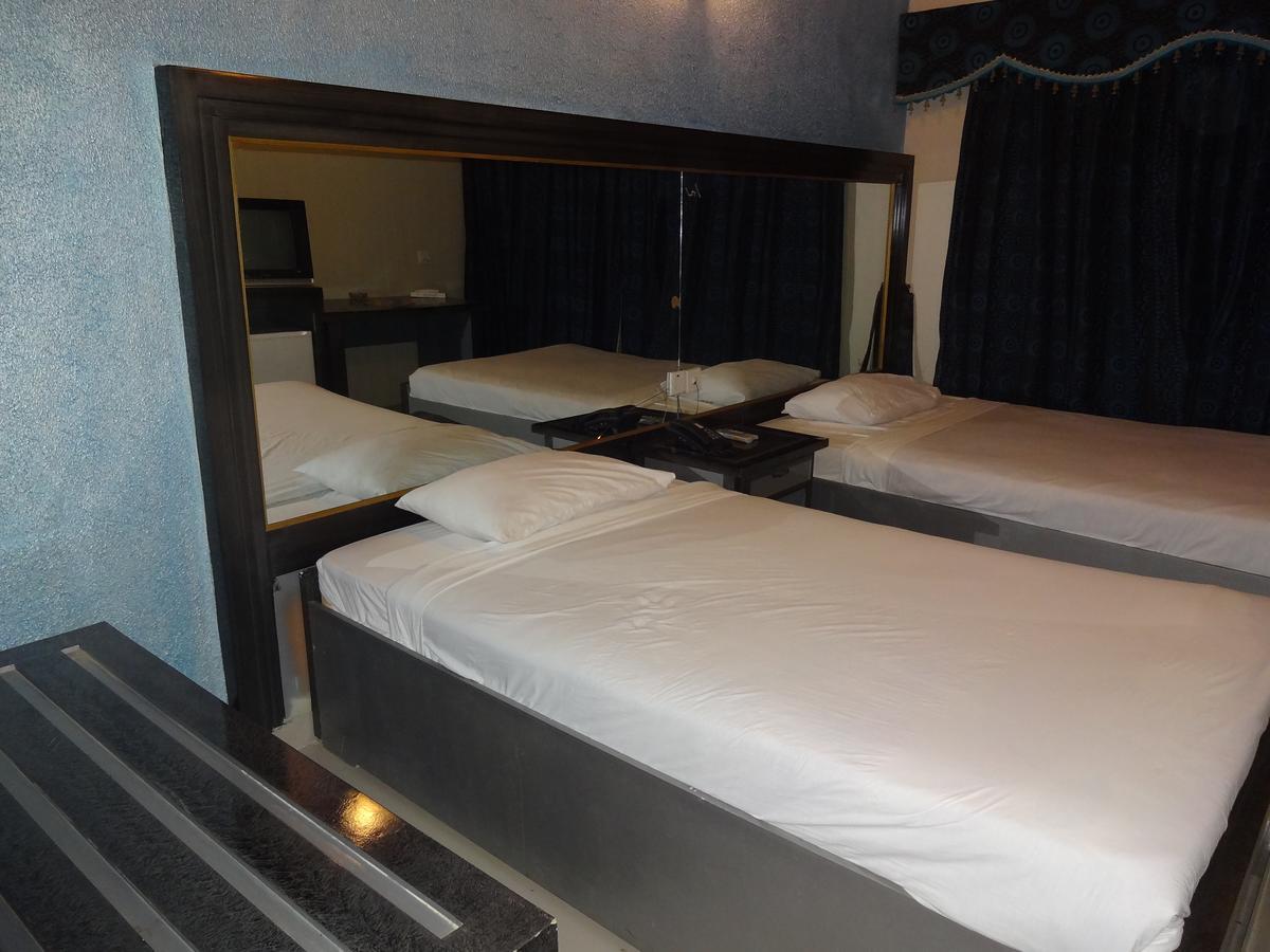 Hotel Sky Towers Карачи Екстериор снимка