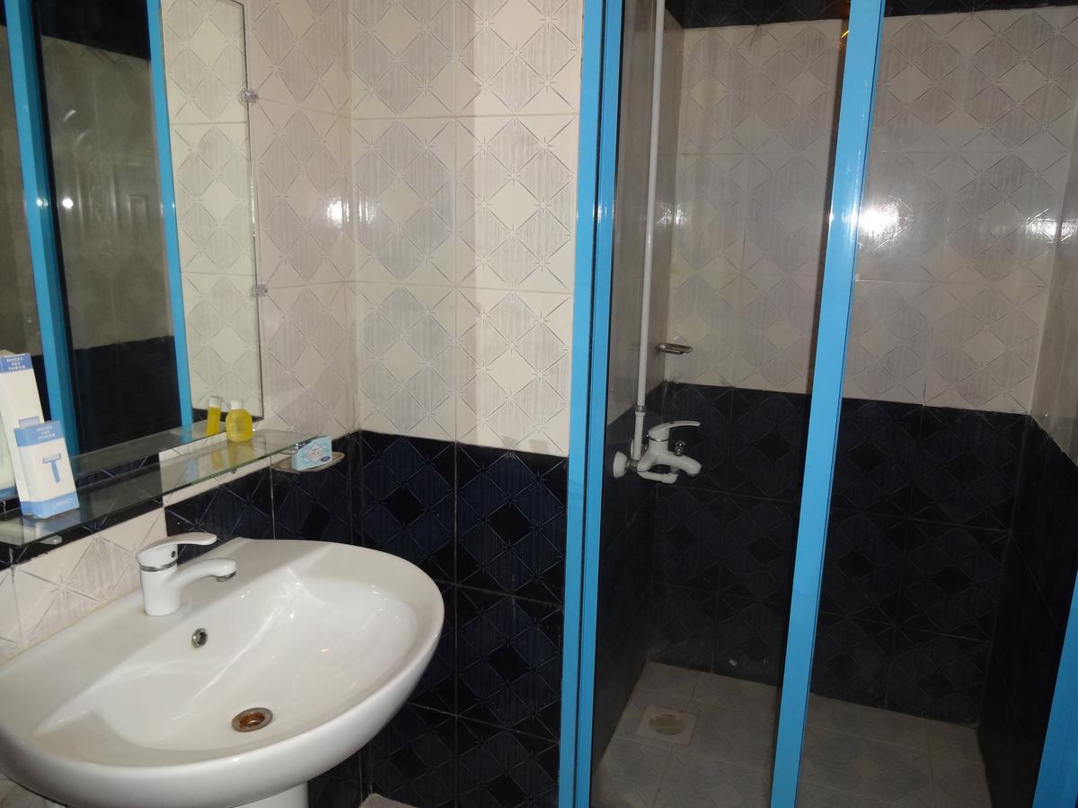 Hotel Sky Towers Карачи Екстериор снимка