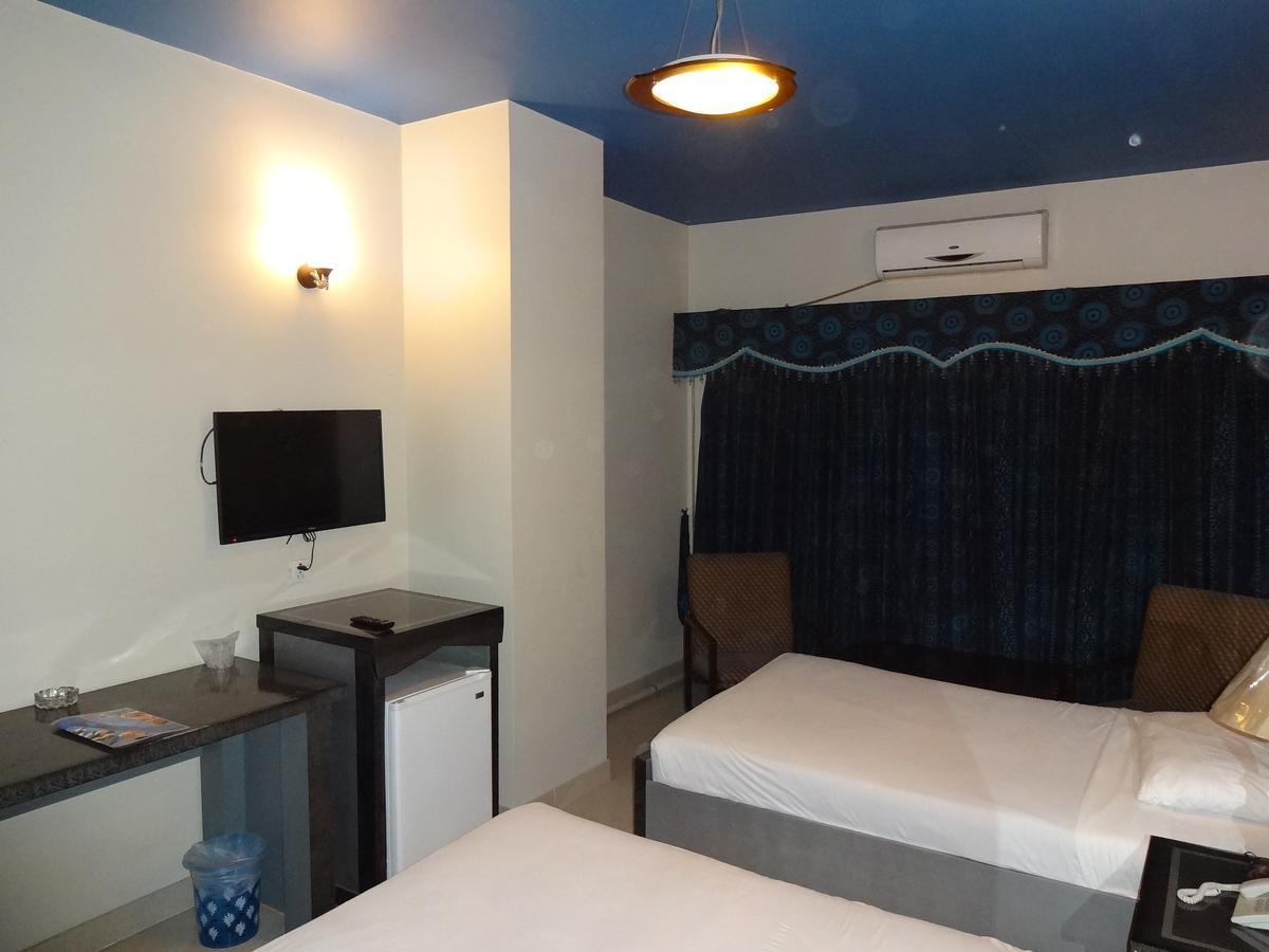 Hotel Sky Towers Карачи Екстериор снимка